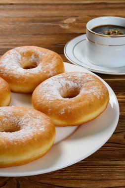 Dikey kahve karışımlı yan görünüm çörekleri