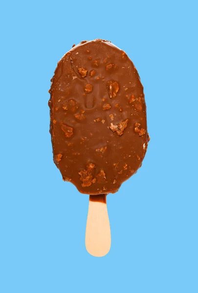 Chocolade Buitenste Ijslolly Blauwe Achtergrond — Stockfoto