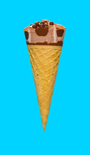 Vista Lateral Sabor Chocolate Cone Sorvete Fundo Azul — Fotografia de Stock