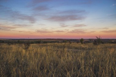 Güzel yaz günbatımı. Güzel gökyüzü.