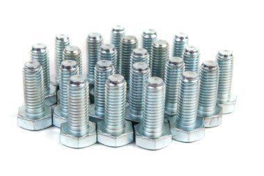 Metal çelik cıvata beyaz arka plan üzerinde izole