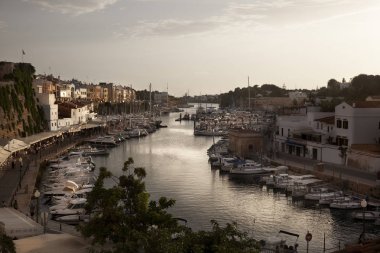 Menorca liman öğleden sonra