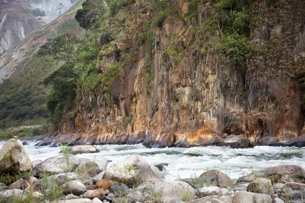 Nehire yakın Santa Teresa. Peru