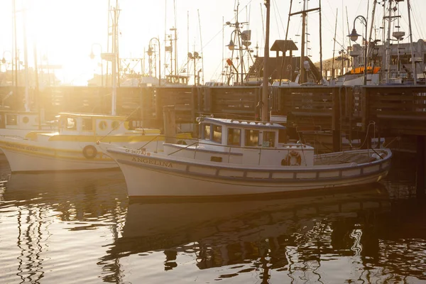 Fisherman's Wharf fiskebåtar — Stockfoto