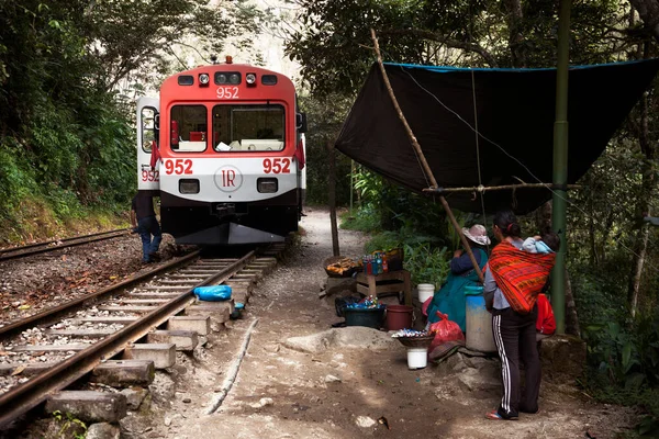 Aguas Calientes Peru June 2015 Moving Train Aguas Calientes Cuzco — 图库照片