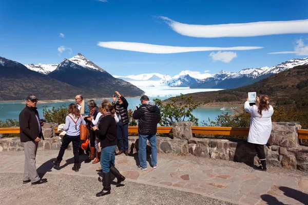 Calafate Argentina Novembrer 2014 People Watching Los Glaciares National Park — 스톡 사진