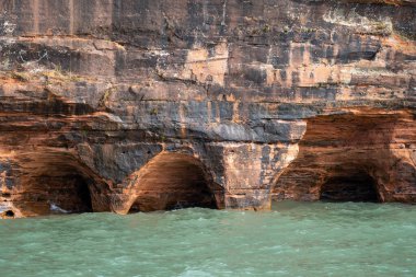 Havari Adaları, Wisconsin 'deki sonbahar mağaraları