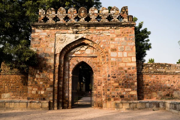 Entrada para o túmulo de Sikandar Lodi, o governante do Lodi Dyn — Fotografia de Stock