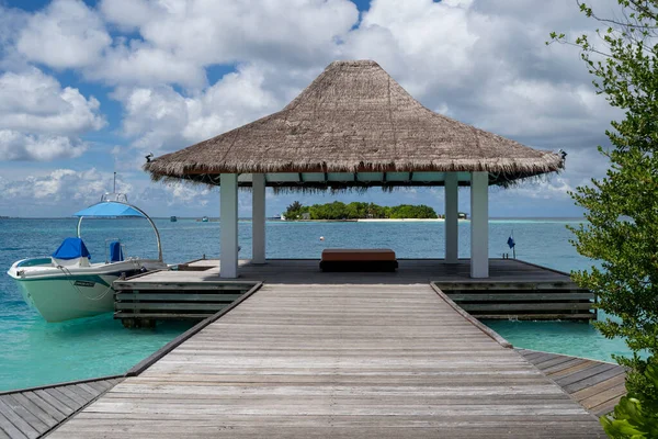 Atolón Norte Masculino, Maldivas - 23 de noviembre de 2019: Resort with a hu — Foto de Stock