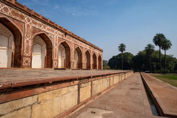 stock image Outsie of Humayans Tomb in New Delhi India on a sunny day with b