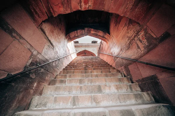 Old stairs leading up to Humayans Tomb in New Delhi India — Stock Photo, Image
