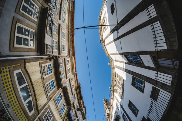 Porto, Portugalia - 20 stycznia 2020: Unikalny obiektyw z widokiem na rybie oko — Zdjęcie stockowe