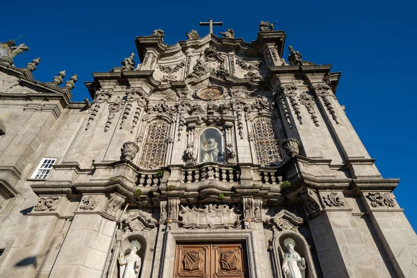 Igreja do Carmo, una famosa iglesia en Oporto, Portugal conocida por ello —  Fotos de Stock