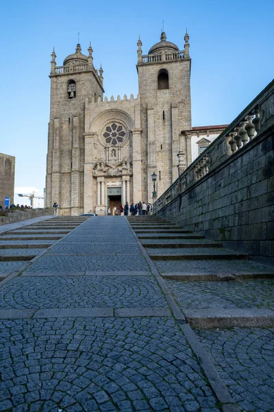 포르투, 포르투갈 - 2020 년 1 월 20 일 : Porto se Cathedral church as — 스톡 사진