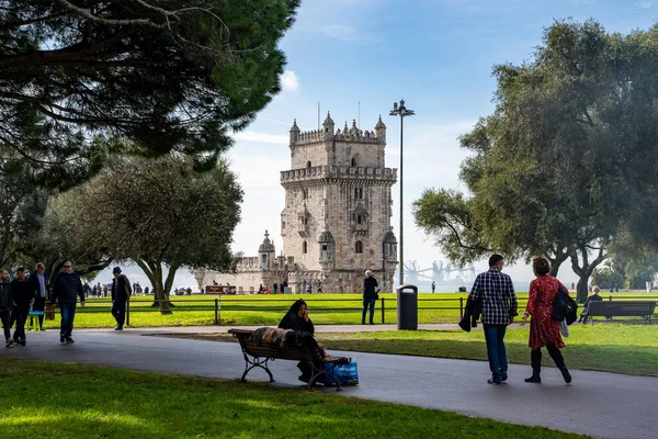 Lisboa, Portugal - 17 de enero de 2020: Los turistas visitan el parque nea — Foto de Stock
