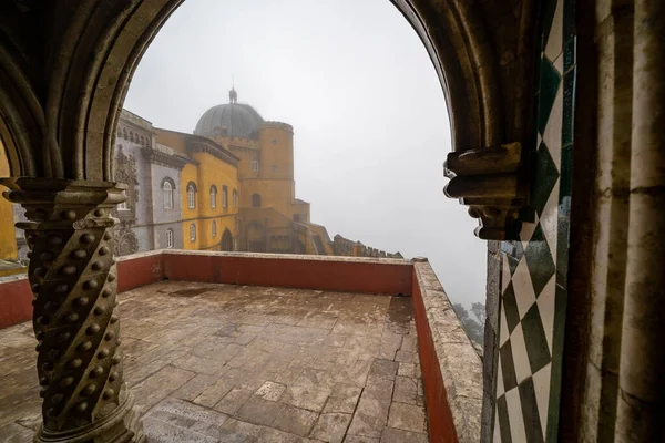 Sintra Portugal Enero 2020 Día Brumoso Mirando Través Los Arcos — Foto de Stock