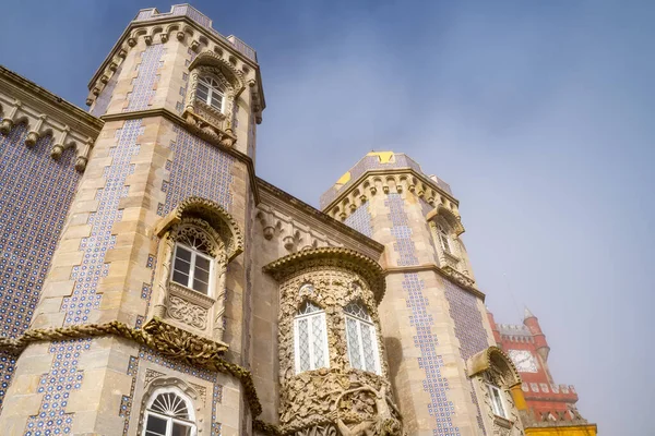 포르투갈의 시트라 2020 겨울날 궁전의 안개를 뚫으려는 — 스톡 사진