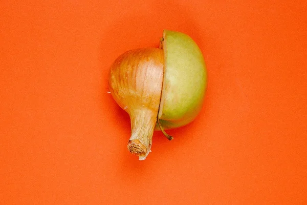 Couper Moitié Des Légumes Des Fruits Une Combinaison Fruits Légumes — Photo