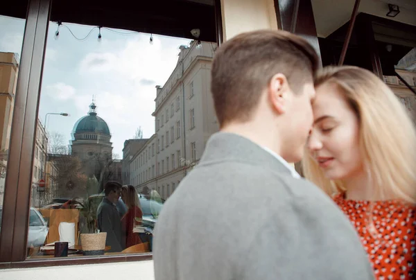 Concept Van Liefdesrelaties Man Vrouw Mooi Stel Wandelen Grote Stad — Stockfoto