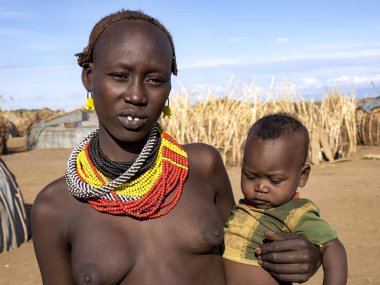 Omo Nehri, Kabile Dassanech, 11 Mayıs 2019, Dassanech köyünde ücret alındıktan sonra özgürce fotoğraf çekebilirsiniz, 11 Mayıs 2019, Kabile Dassanech, Omo Nehri, Etiyopya