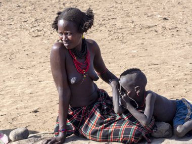 Omo Nehri, Kabile Dassanech, 11 Mayıs 2019, Dassanech köyünde ücret alındıktan sonra özgürce fotoğraf çekebilirsiniz, 11 Mayıs 2019, Kabile Dassanech, Omo Nehri, Etiyopya