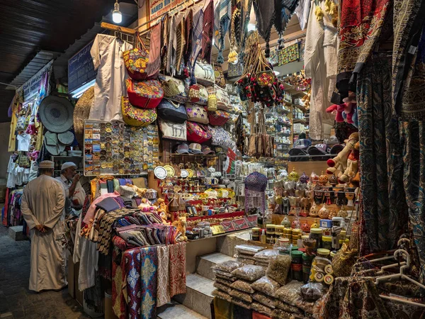 MÜZCAT, OMAN, Mart 27, 2020 Geleneksel Pazar caddelerine bakınız, 27 Şubat. 2012, Muscat, Umman