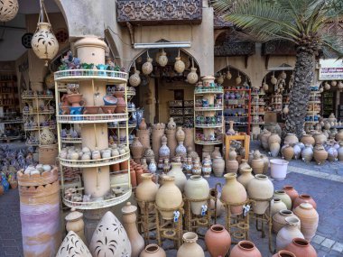 NIZWA, OMAN, 8 Mart 2020 Geleneksel hatıra pazarı, 8 Mart 2020, Nizwa, Umman