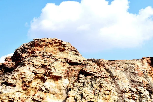 Bellezza della Natura - Collina e rocce — Foto Stock