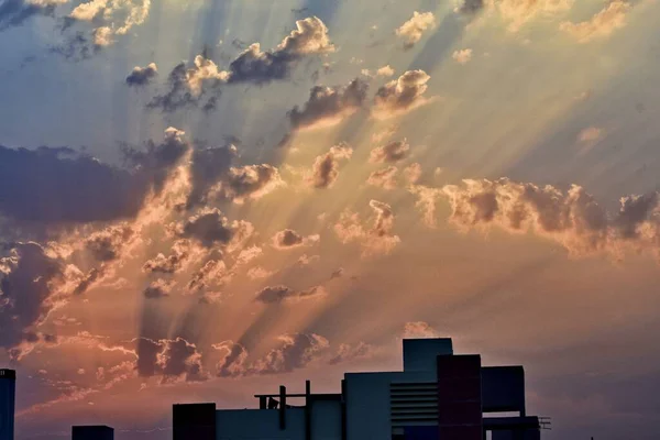 Schöner und dramatischer Himmel — Stockfoto