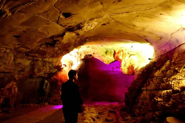 Uma caverna situada em Belum, Kurnool AP, na Índia — Fotografia de Stock