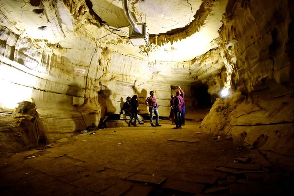 A cave situated at Belum, Kurnool AP in India — Stock Photo, Image