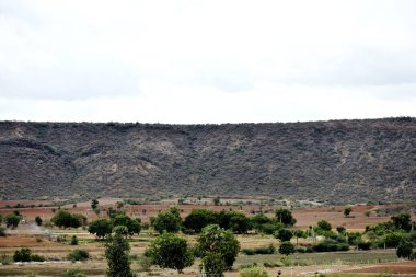 tepe ve güzel manzara