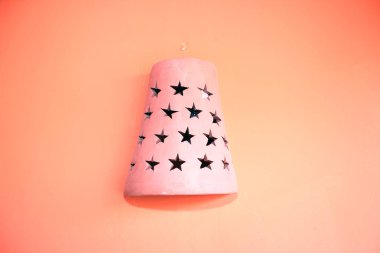 Kil eski oryantal lamba turuncu duvar