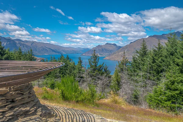 Kosz Marzeń Przed Jeziorem Wakatipu Szczycie Szczytu Queenstown Nowa Zelandia — Zdjęcie stockowe