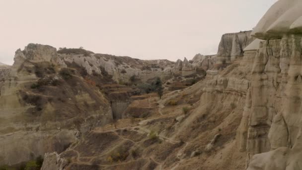 Capadocia, Turquía, Valle de la Paloma, un tramo de drones muy hermoso — Vídeos de Stock