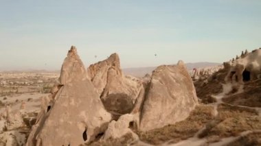Cappadocia 'da süper hızlı 4k insansız hava aracı.