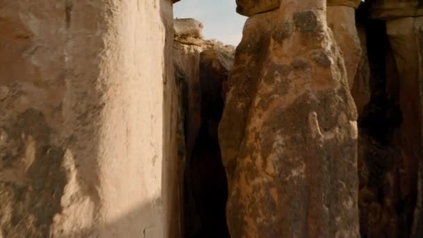 Capadocia un muy hermoso dron se extienden sobre la fortaleza — Vídeo de stock