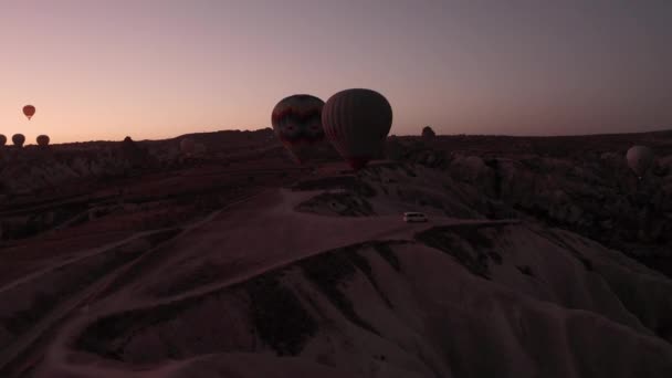 Ballonnen in Cappadocië. Prachtige plaatsen, herfst. Goreme — Stockvideo