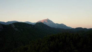 Tahtali Dag gün batımında İHA ile çekim yaptı.