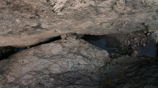 Drohnenflug der Türkei aus der Schlucht — Stockvideo