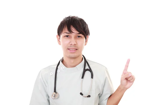Uśmiechający się azjatycki lekarza — Zdjęcie stockowe