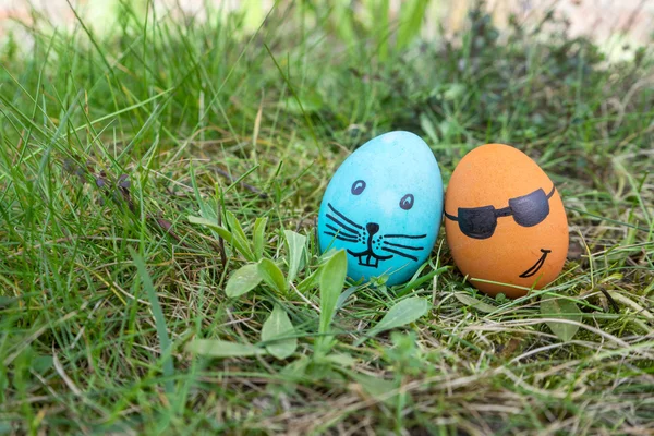 Iki komik Paskalya yumurtaları — Stok fotoğraf