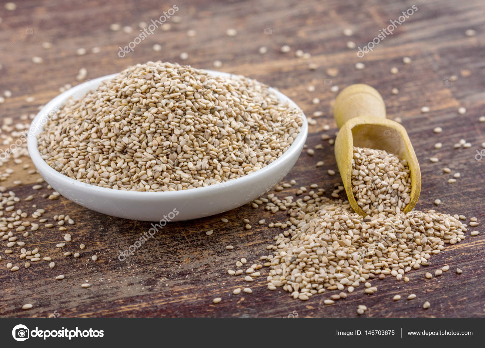 Unpeeled sesam seeds — Stock Photo © coramueller 146703675