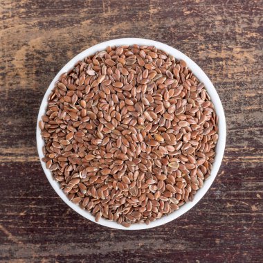 kahverengi, soyulmamış keten tohumu 