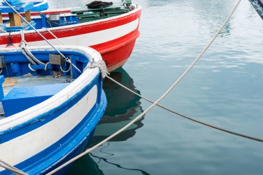 İki balıkçı tekneleri