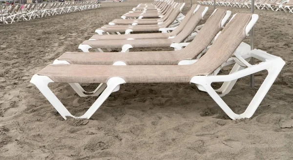 Fila de sillas de playa — Foto de Stock