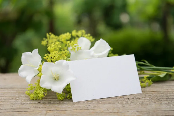 Bouquet and card — Stock Photo, Image