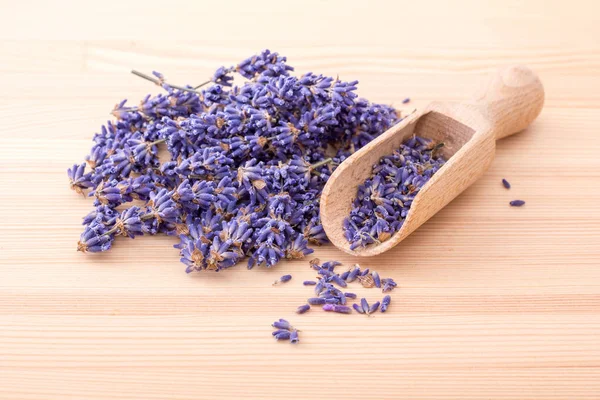 Flores Secas Lavanda Colher Madeira Com Flores Secas Lavanda — Fotografia de Stock