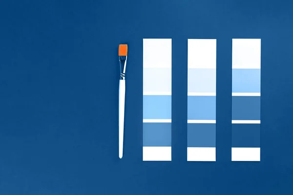 Beyaz fırçalı mavi renk örnekleri