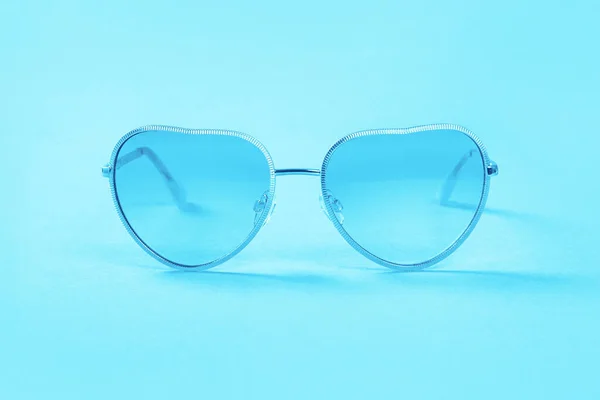 Gafas Sol Femeninas Con Forma Corazón Ligeramente Elegantes Moda Azul —  Fotos de Stock